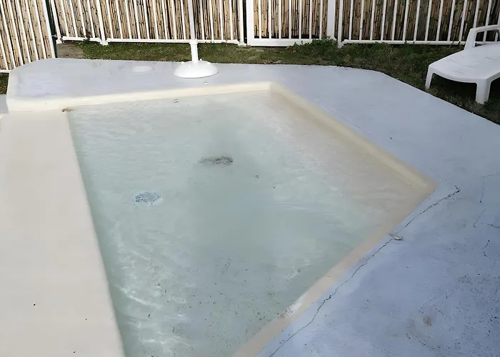 Du Mas Affortit فيلة نيم